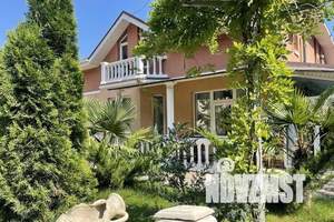 Дом 120м&sup2;, 2-этажный, посуточно, 