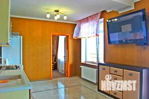 Дом 200м&sup2;, 2-этажный, посуточно, 