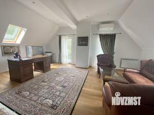 Дом 300м&sup2;, 3-этажный, посуточно, 