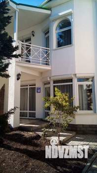 Таунхаус 160м², 2-этажный, на длительный срок, 