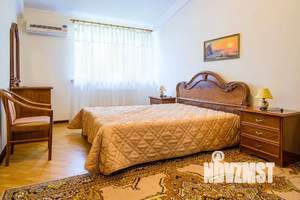 Дом 275м&sup2;, 3-этажный, посуточно, 