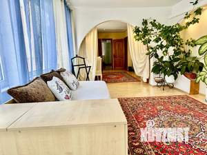 Дом 70м&sup2;, 3-этажный, посуточно, 