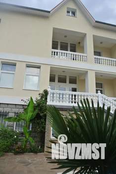 Дом 436м&sup2;, 3-этажный, посуточно, 