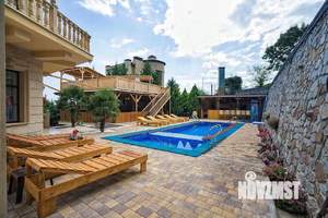 Дом 650м&sup2;, 4-этажный, посуточно, 