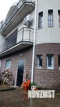 Таунхаус 241м&sup2;, 3-этажный, на длительный срок, 