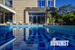 Дом 760м&sup2;, 3-этажный, посуточно, 