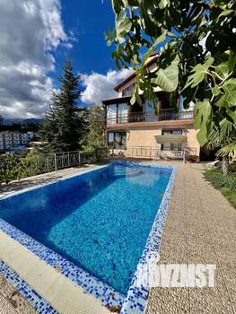 Дом 85м&sup2;, 3-этажный, посуточно, 