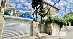 Дом 200м&sup2;, 3-этажный, посуточно, 