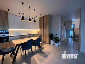 Дом 300м&sup2;, 3-этажный, посуточно, 