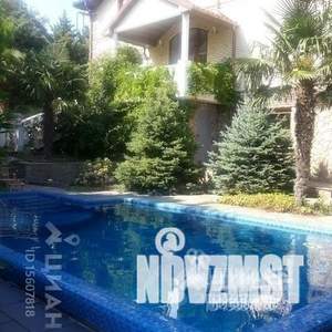 Дом 320м&sup2;, 3-этажный, посуточно, 