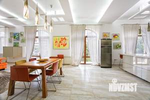 Дом 300м&sup2;, 3-этажный, посуточно, 