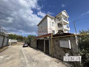 Дом 350м&sup2;, 3-этажный, посуточно, 