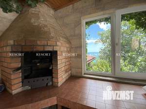 Дом 300м&sup2;, 3-этажный, посуточно, 