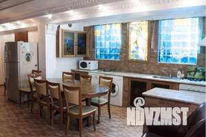 Дом 200м&sup2;, 3-этажный, посуточно, 