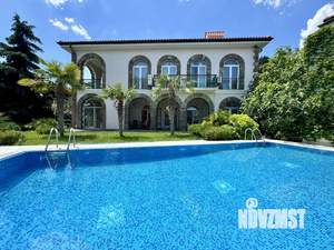 Дом 300м&sup2;, 2-этажный, посуточно, 