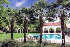 Дом 520м&sup2;, 3-этажный, посуточно, 