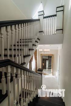 Коттедж 400м&sup2;, 4-этажный, на длительный срок, 