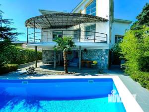 Дом 350м&sup2;, 2-этажный, посуточно, 