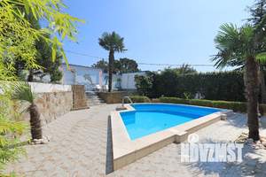 Дом 300м&sup2;, 2-этажный, посуточно, 