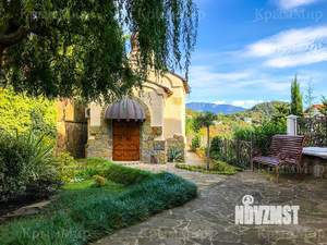 Дом 360м&sup2;, 3-этажный, посуточно, 