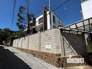 Дом 300м&sup2;, 3-этажный, посуточно, 