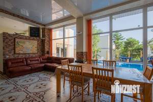 Дом 340м&sup2;, 3-этажный, посуточно, 