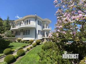 Дом 300м&sup2;, 3-этажный, посуточно, 