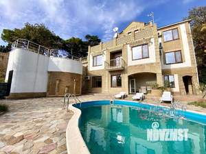 Дом 300м&sup2;, 3-этажный, посуточно, 