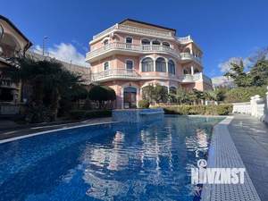 Дом 300м&sup2;, 3-этажный, посуточно, 