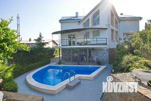 Дом 500м&sup2;, 2-этажный, посуточно, 