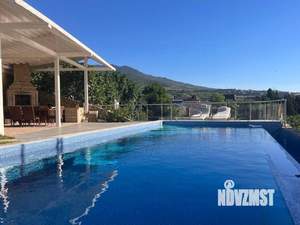 Дом 300м&sup2;, 3-этажный, посуточно, 