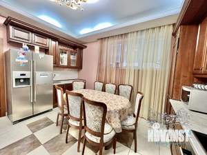 Дом 250м&sup2;, 3-этажный, посуточно, 