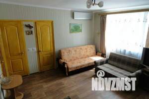 Дом 32м&sup2;, 2-этажный, посуточно, 