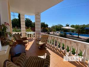 Дом 450м&sup2;, 2-этажный, посуточно, 