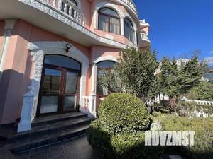 Дом 200м&sup2;, 3-этажный, посуточно, 