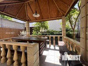 Дом 300м&sup2;, 3-этажный, посуточно, 