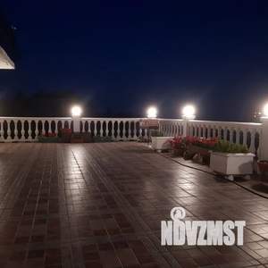 Дом 150м&sup2;, 3-этажный, посуточно, 