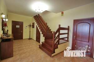 Дом 350м&sup2;, 3-этажный, посуточно, 