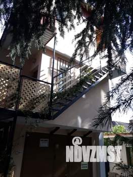 Дом 28м&sup2;, 3-этажный, посуточно, 