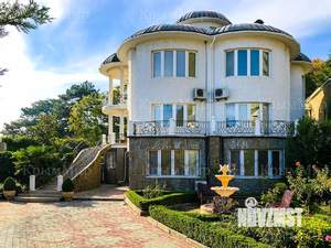 Дом 360м&sup2;, 3-этажный, посуточно, 