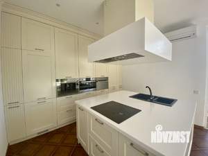 Дом 200м&sup2;, 2-этажный, посуточно, 