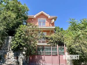 Дом 220м&sup2;, 3-этажный, посуточно, 