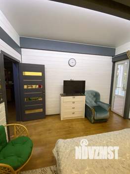 Коттедж 300м&sup2;, 2-этажный, на длительный срок, 