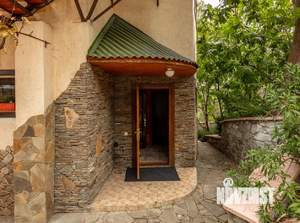 Дом 200м&sup2;, 2-этажный, посуточно, 