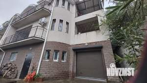 Дом 241м&sup2;, 3-этажный, на длительный срок, 