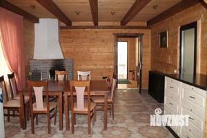 Дом 200м&sup2;, 3-этажный, посуточно, 