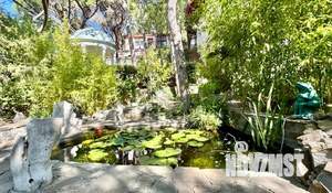 Дом 390м&sup2;, 3-этажный, посуточно, 