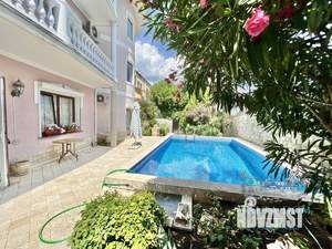 Дом 320м&sup2;, 3-этажный, посуточно, 