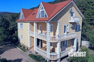 Дом 300м&sup2;, 3-этажный, посуточно, 