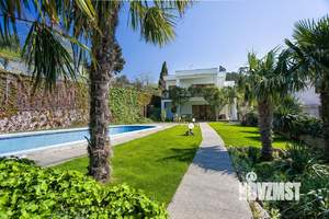 Дом 260м&sup2;, 2-этажный, посуточно, 